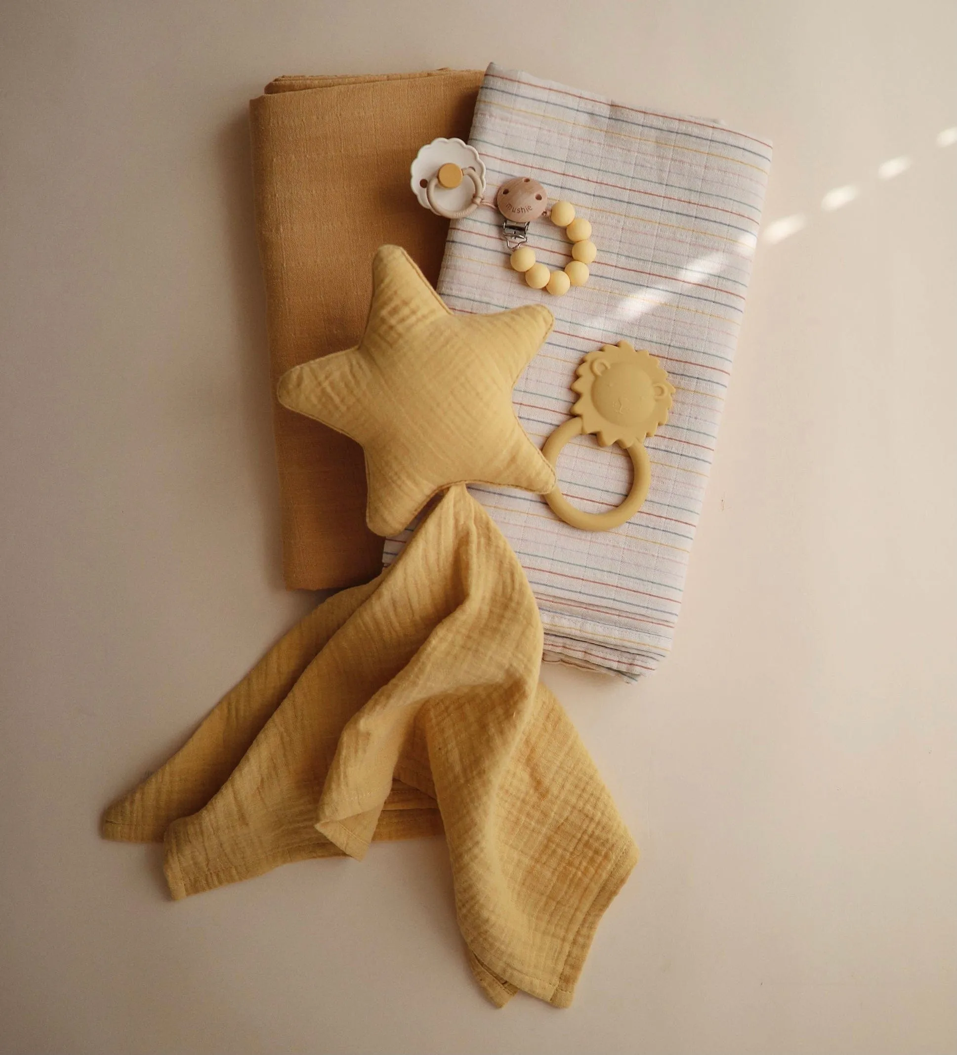 Lion Teether (Soft Yellow)