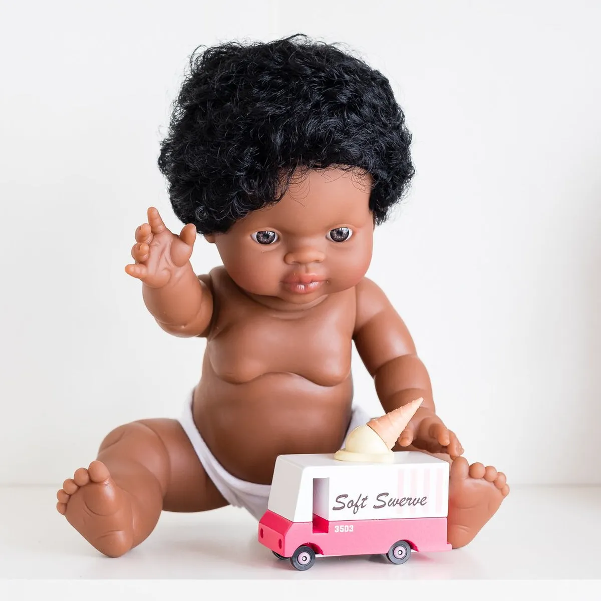 Minikane Jaro doll