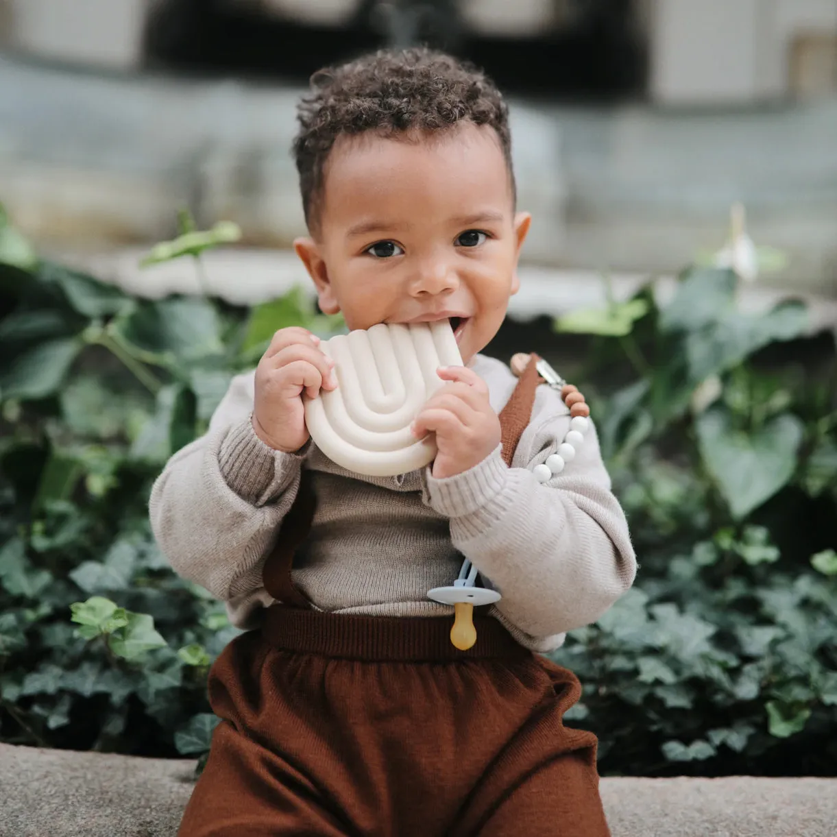 Mushie Rainbow Teether - Shifting Sand