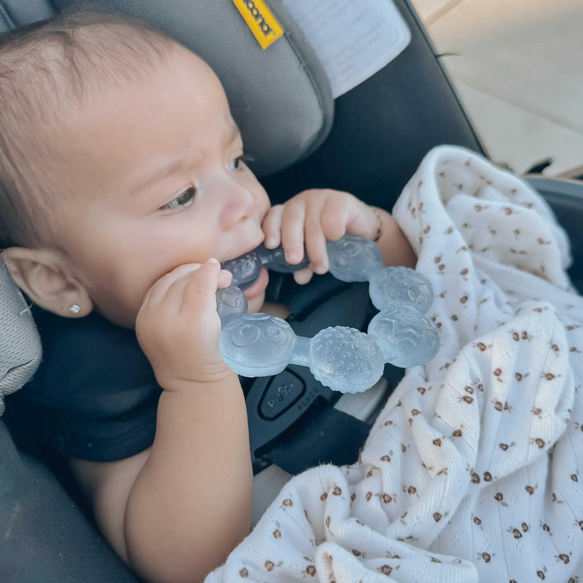 noüka Cooling Ring Teether - Bloom