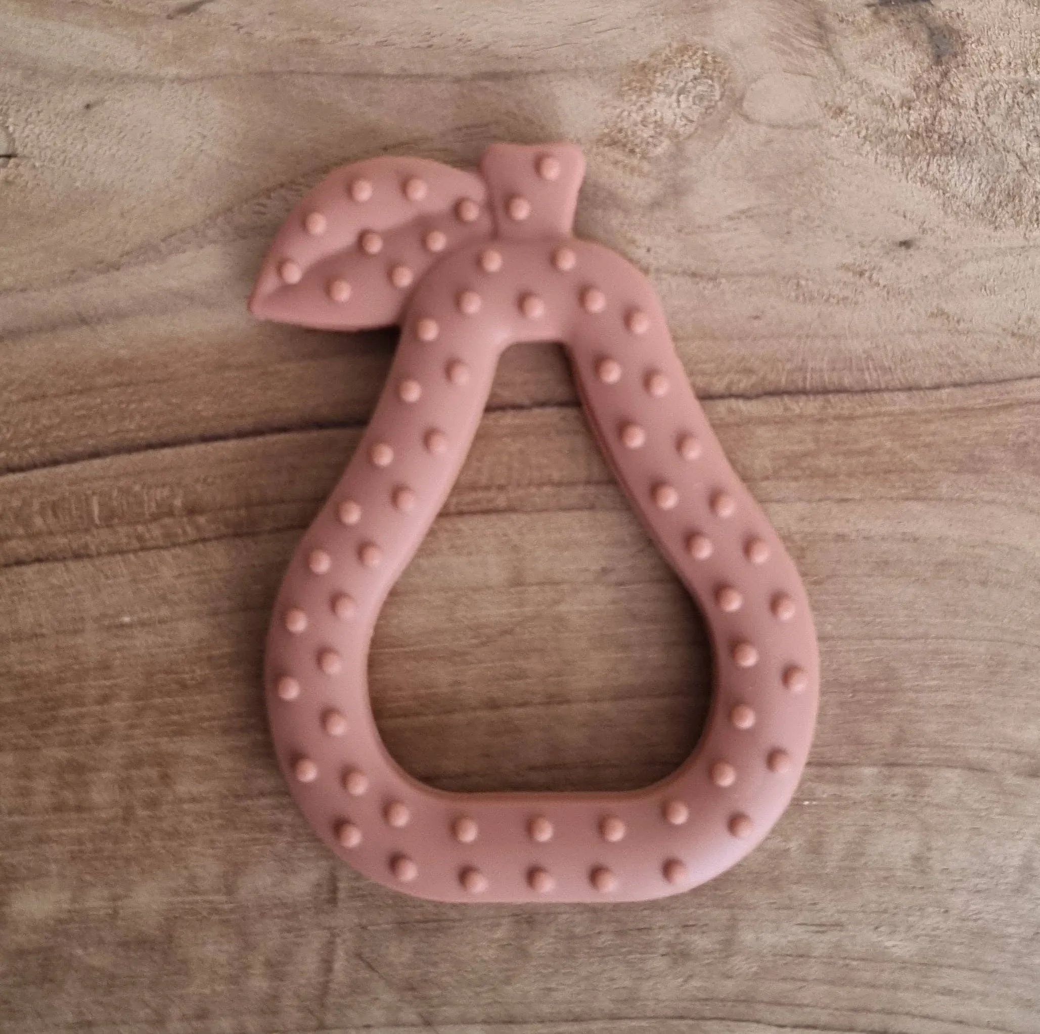 Rammelaartje - Silicone teether Pear - Terracotta
