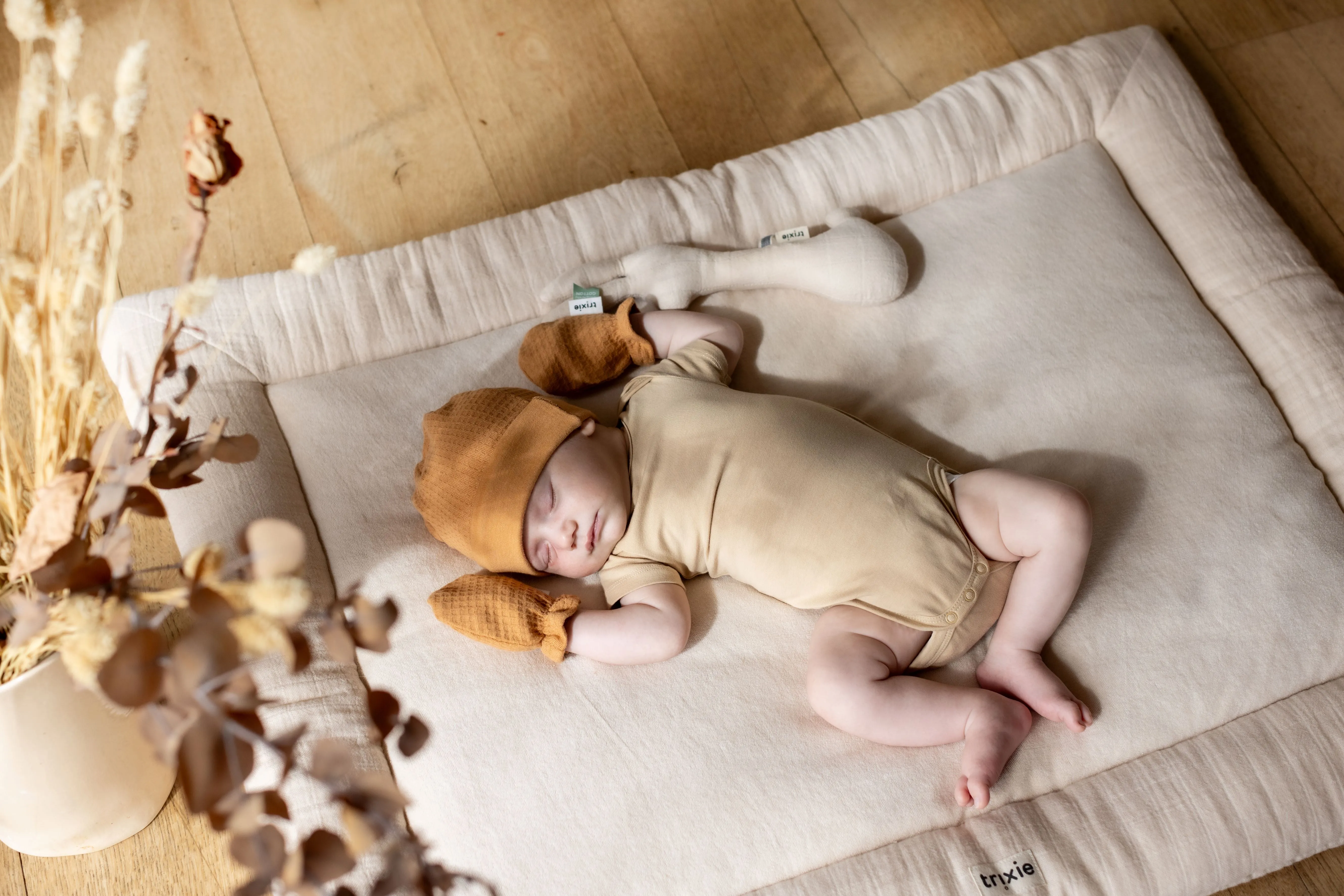 Trixie: Rattle | Rabbit - Bliss Beige